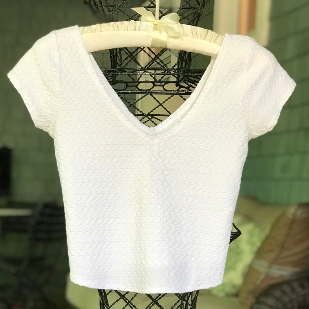 Hollister white cropped top. Small